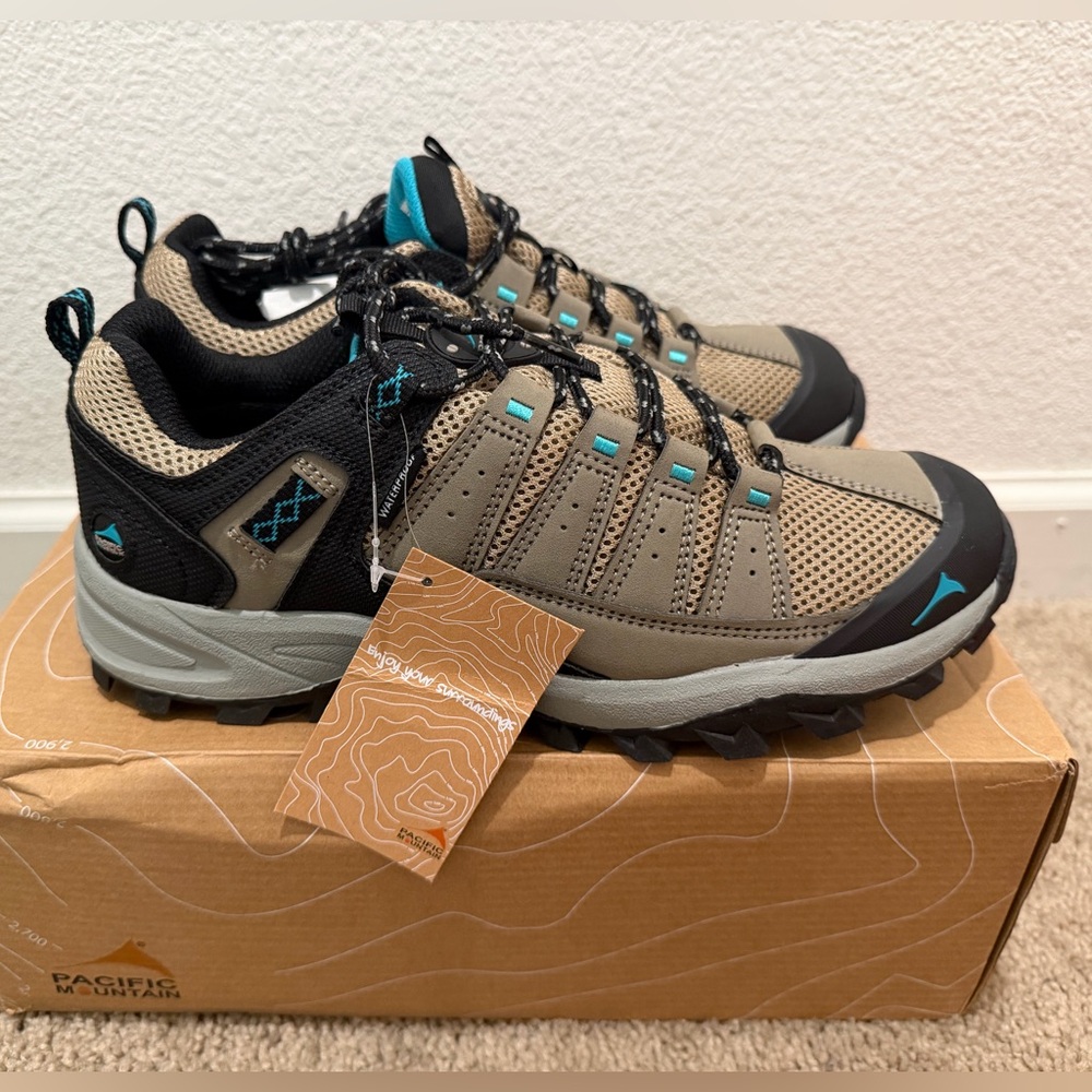 “New” Packfic Mountain COOSA LO Tan and Black Hiking Shoes size9